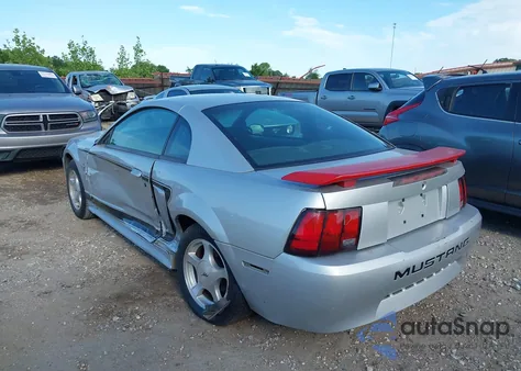 2001 Ford Mustang z USA, uszkodzony, nr VIN 1FAFP40481F205991
